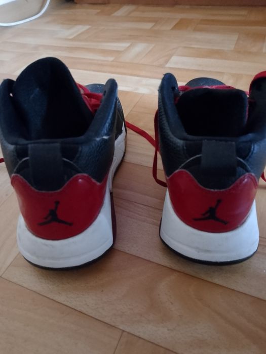 Okazja Weekendowa.Sprzedam adidasy męskie Jordan jak nowe
