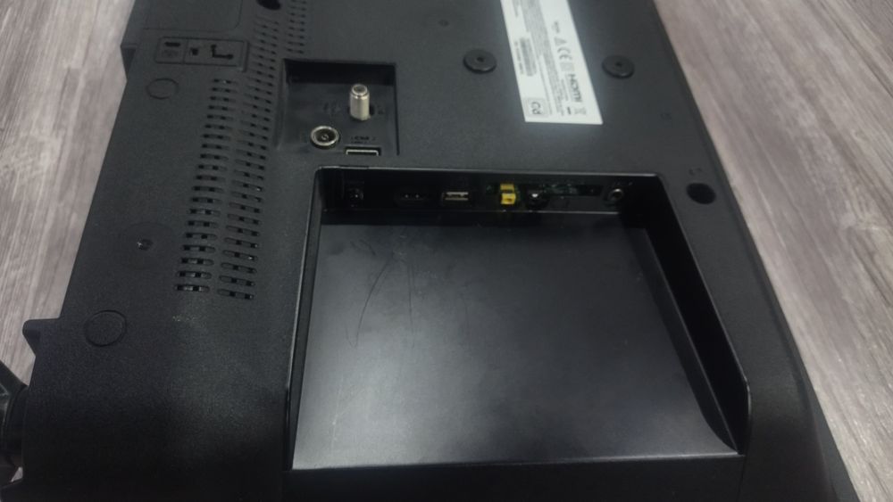 Продам LED TV JVC 24 дюйма на запчастини.