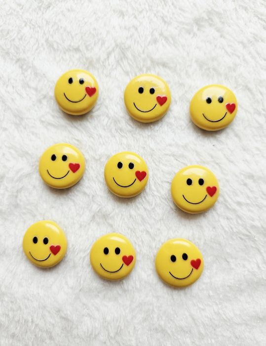 Zabawne magnesy na lodówkę emotki uśmiechnięte buźki