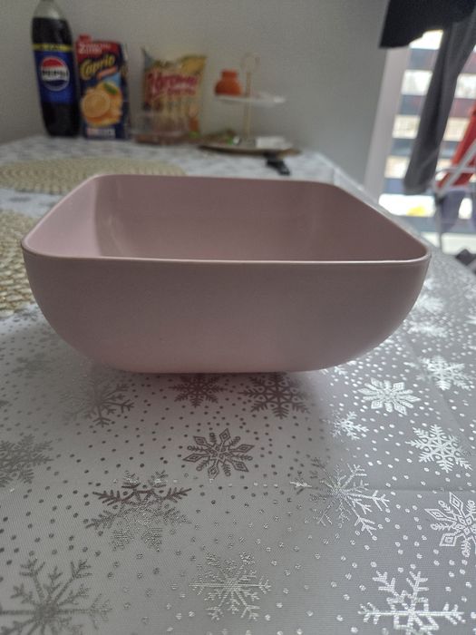 Miska różowa plastikowa