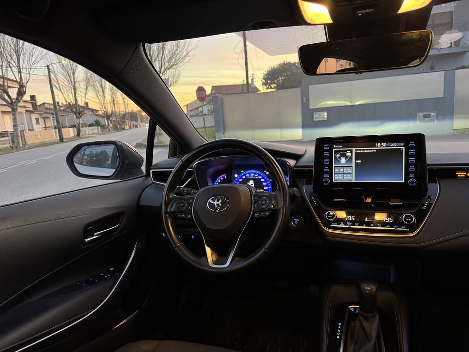 Toyota Corolla Hibrido 1.8 square collection