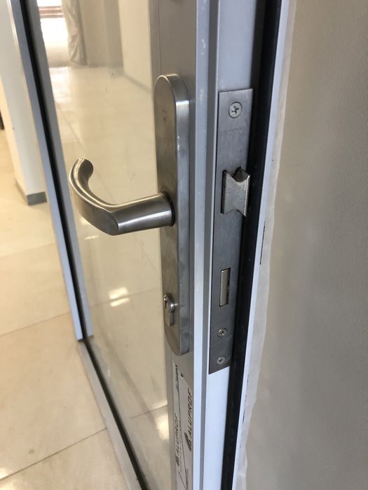 Poznań - Ślusarz, wymiana zamków, awaryjne otwarcie drzwi, ozonowanie