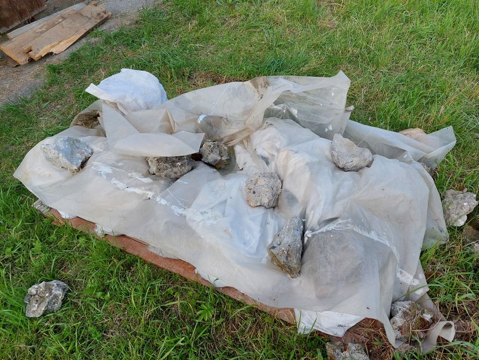 камінь річковий природній