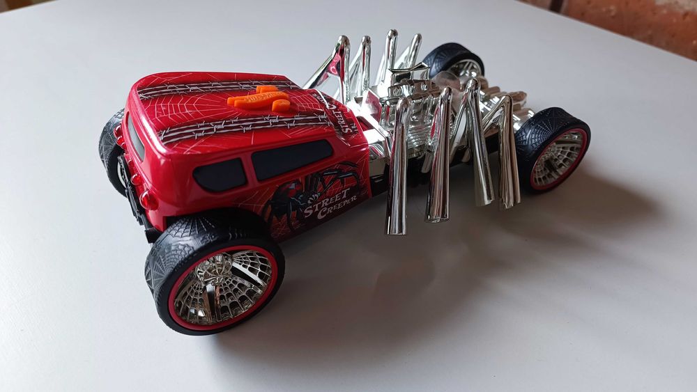 Hot Wheels: Monster Action Street Creeper AUTO, Samochód Pająk
