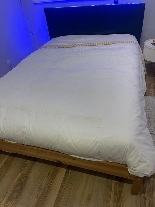 Cama de casal em madeira + colchão – 50€