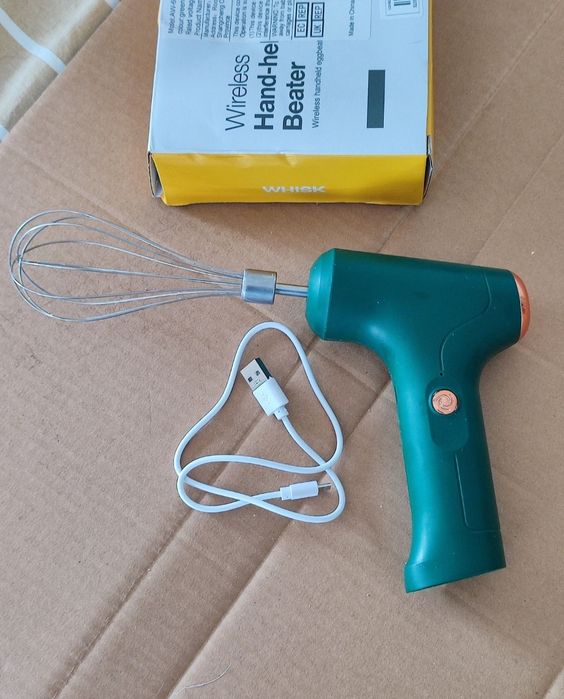 Mini batedeira elétrica