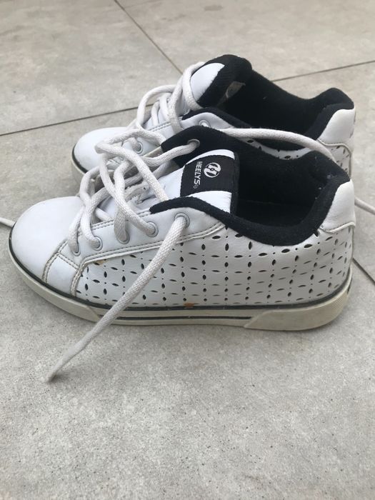 Heely's White Shoes, Size 3564740752989954121