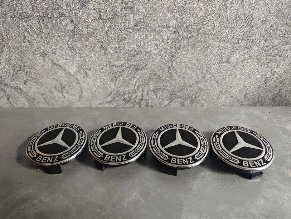 Пластикові круглі комплект 4штуки 150грн