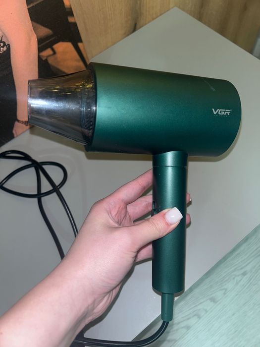 Фен.Б/у.Стан нового.Сушить довге ,густе волосся за 10хв)