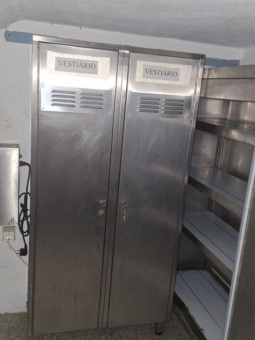 Armários em inox