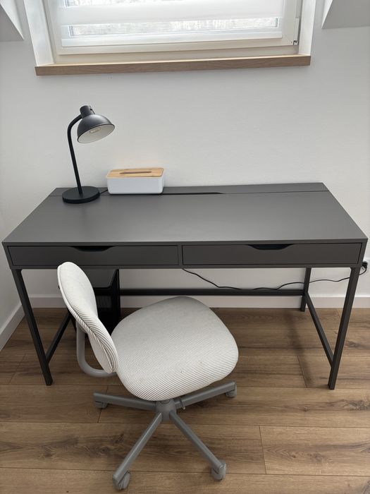 Biurko szare Ikea Alex 132x58 cm krzesełko gratis