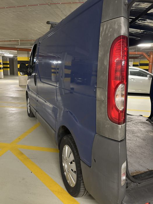 Opel. VIVARO 2.0 D // 6 передч / 2010 Р