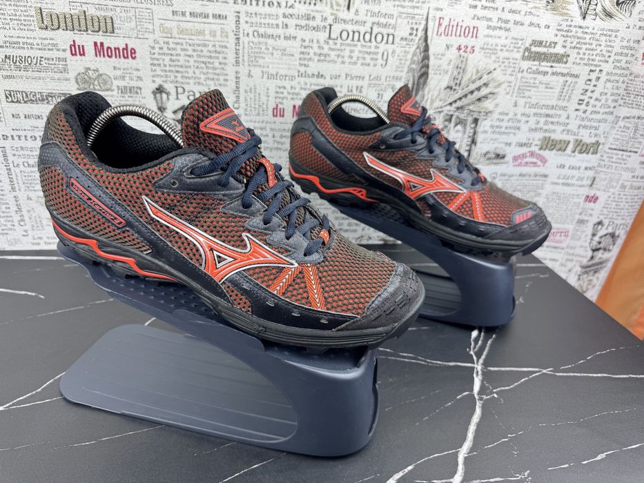 Кросівки Mizuno Wave Harrier 2 Розмір 44.5 Взуття