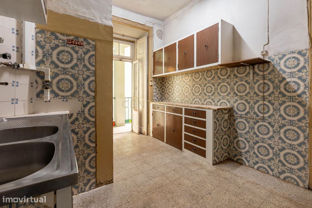 Charme Clássico | 185 m² | Varanda | Estrela - Lisboa