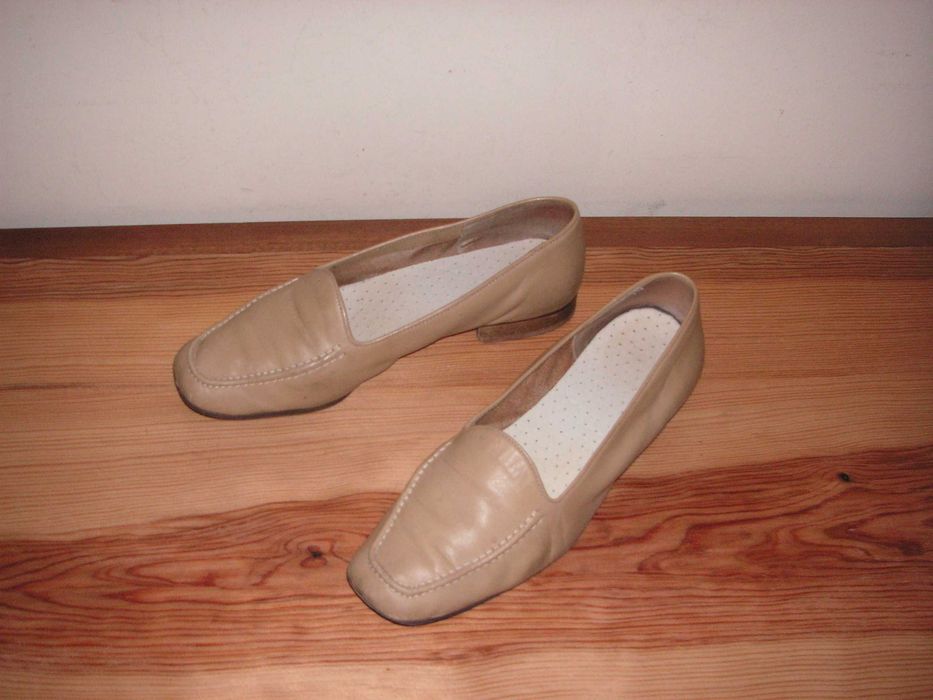Sapatos Pele Bege T/38 (Senhora)