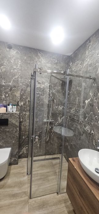 Стильна та сучасна душова перегородка