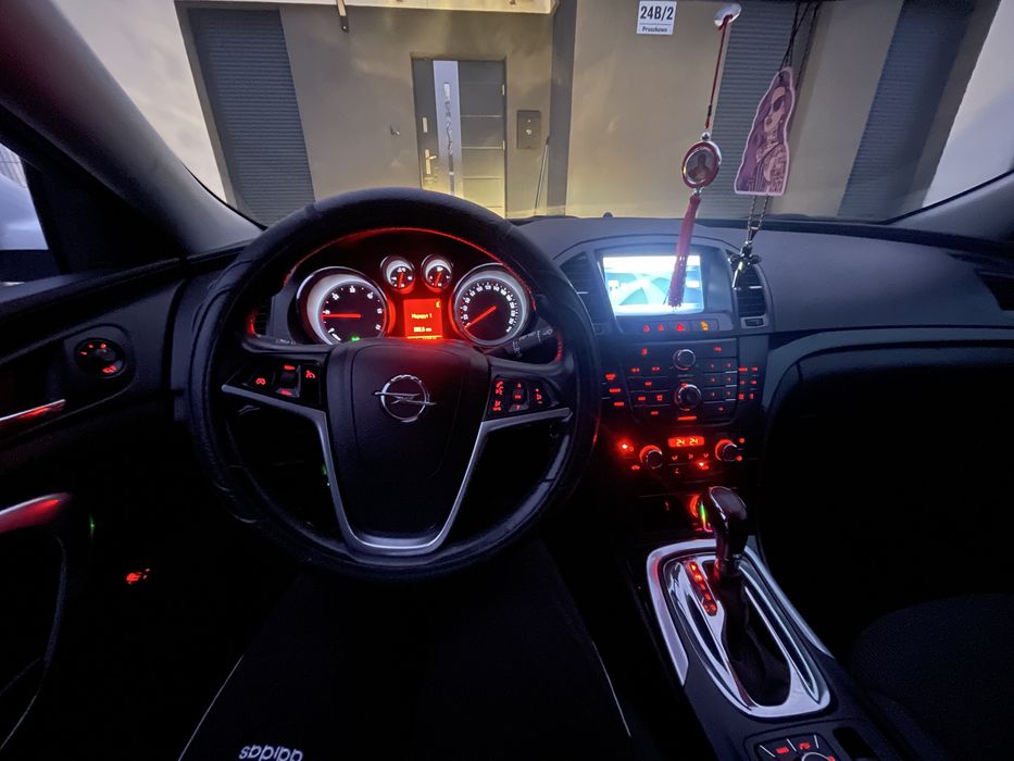 Opel insignia 2,0d 2010