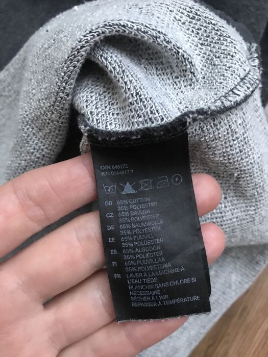 Жіноча вкорочена чорна футболка одяг худі кофта світшот безкоштовно