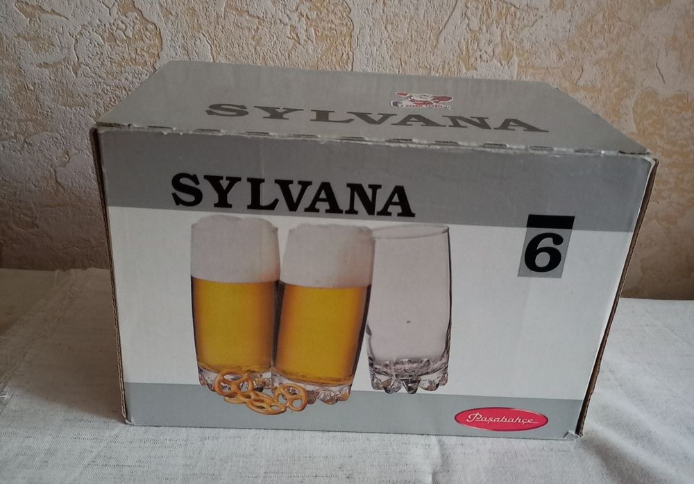 Набор бокалов для пива.