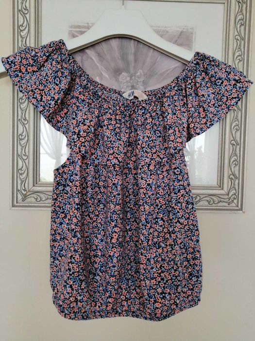 Krótki  top z falbaną H&M, 10-11 lat. Wzrost 146 cm.