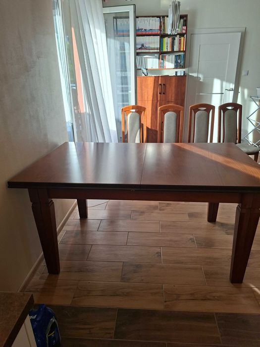 Stół duży do salonu