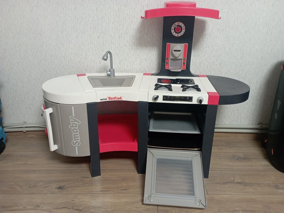 Продам дитячу кухню "mini Tefal"