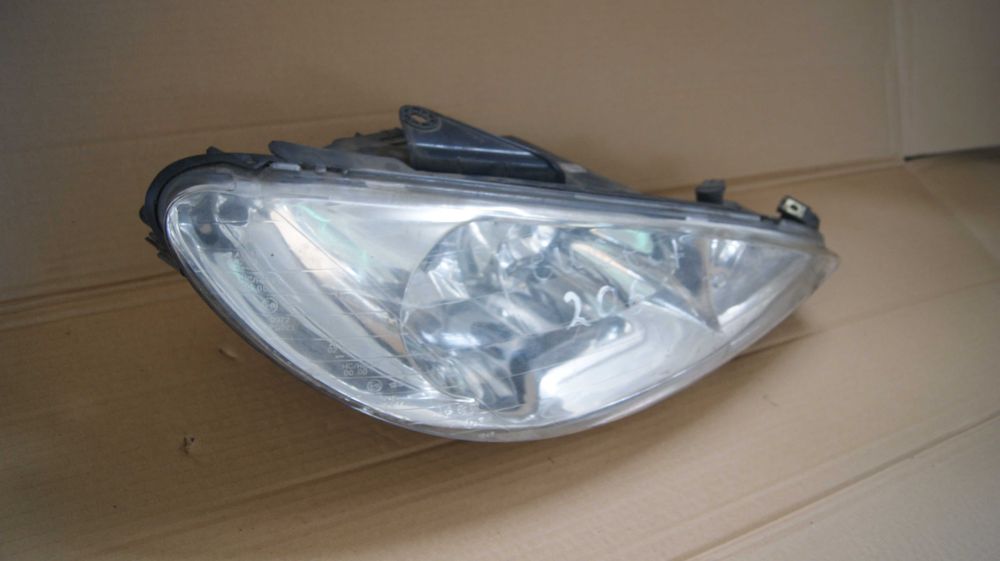 Lampa peugeot 206 prawy przód