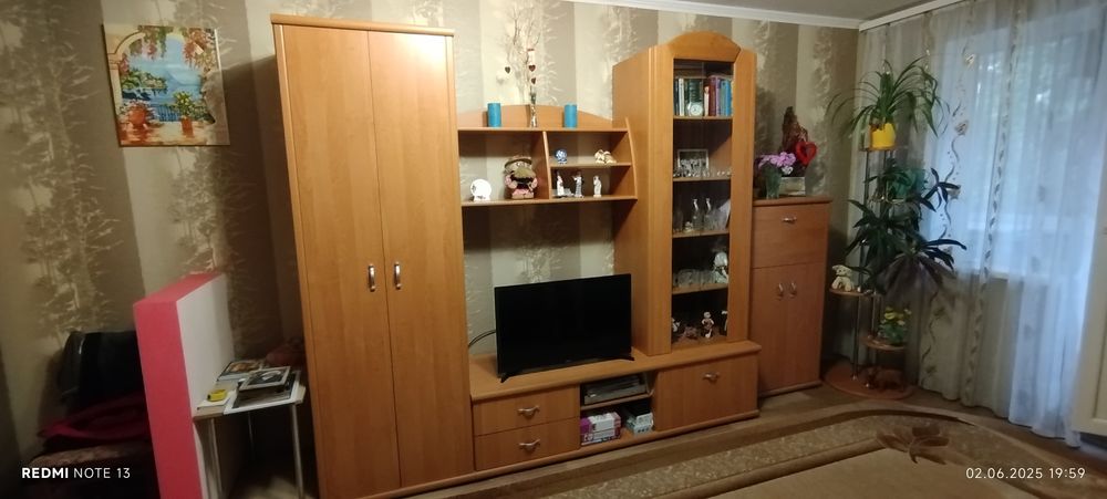 Продам стенку горку .Б/у в хорошем состоянии.
