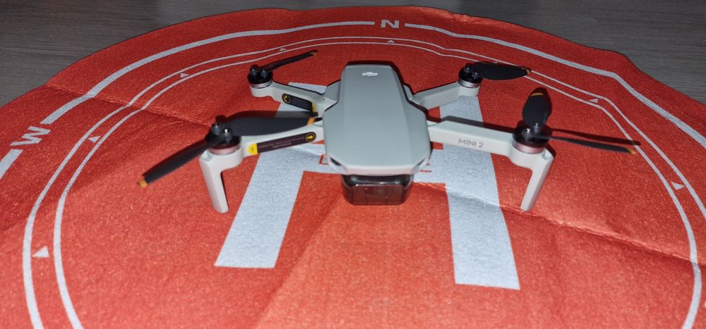 Квадрокоптер DJI Mini 2 Fly More Combo