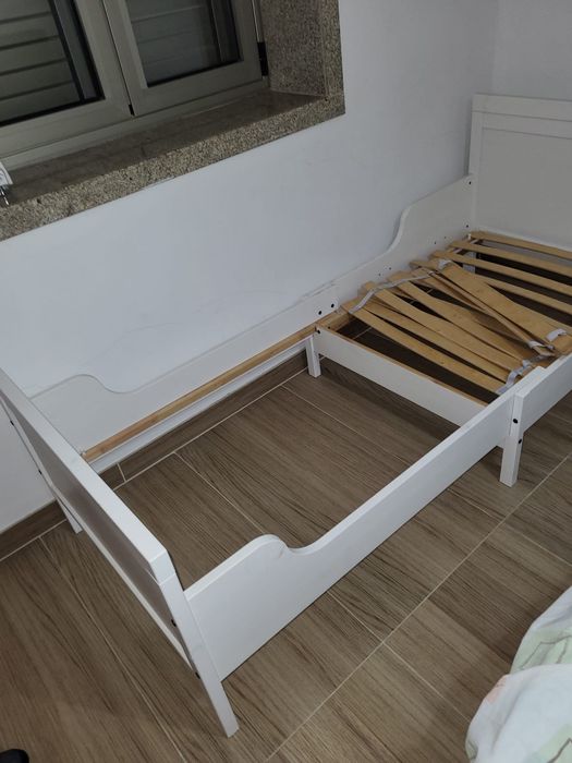 Cama de criança/ solteiro branca