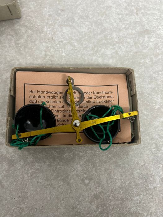 Waga aptekarska jubilerska.