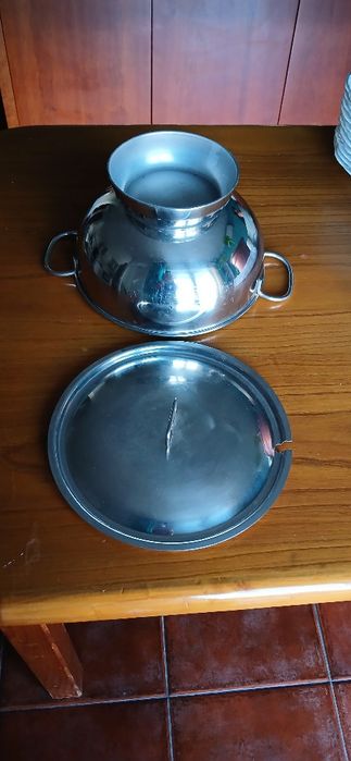 Terrina de inox, com tampa