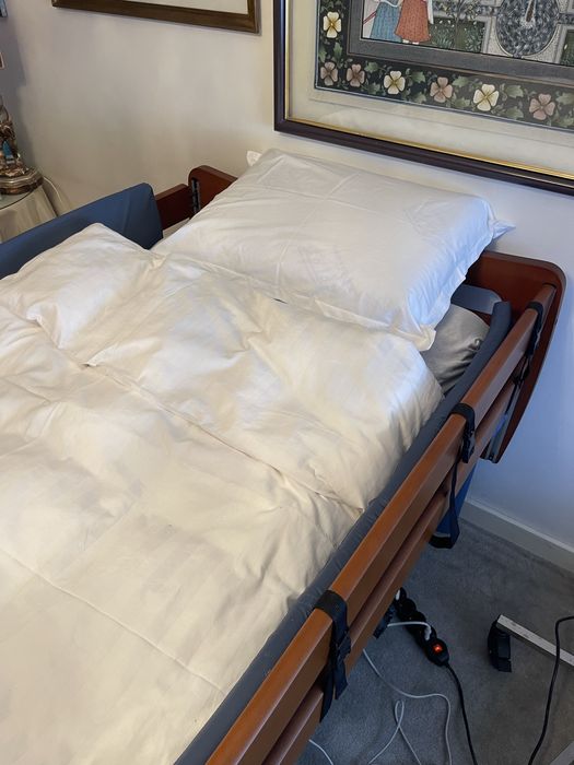 Cama Articulada Elétrica com Colchão Anti Escaras