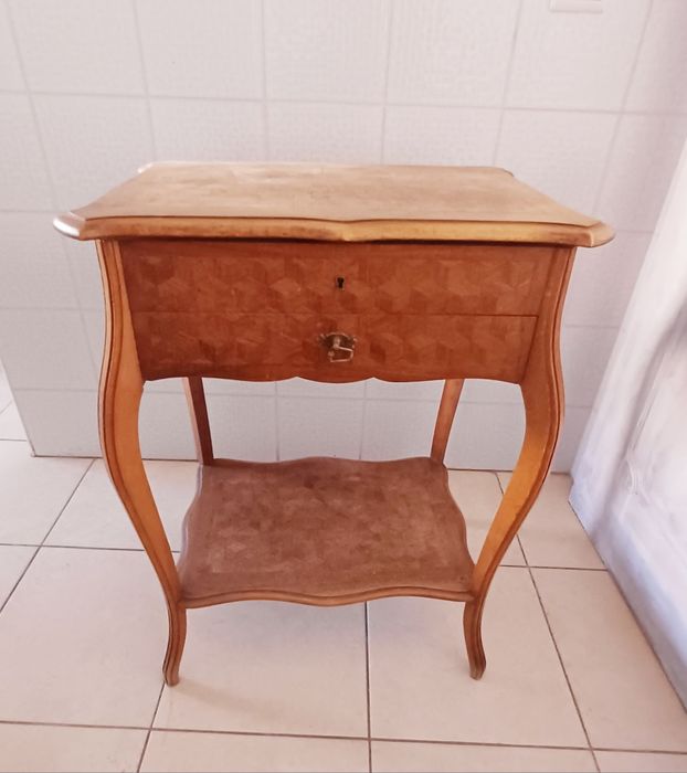 Mesa decoração antiga em madeira CASTANHO