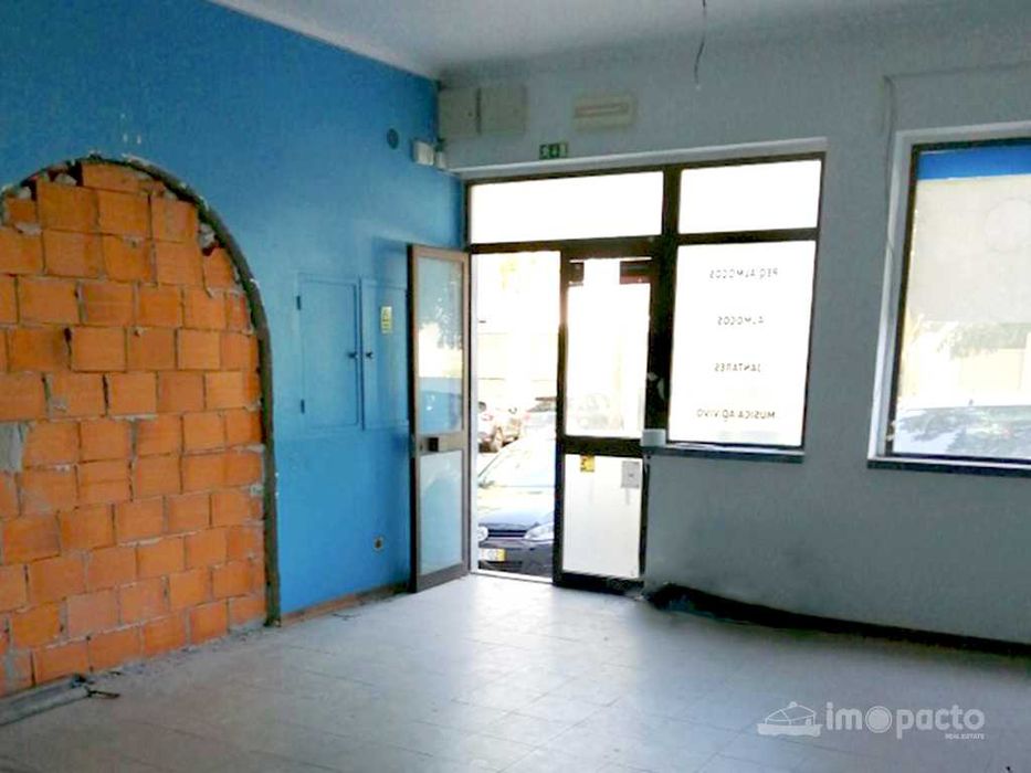 Loja 100 m² | Excelente Visibilidade e Montra | Ideal p/ Restauração ou Comércio