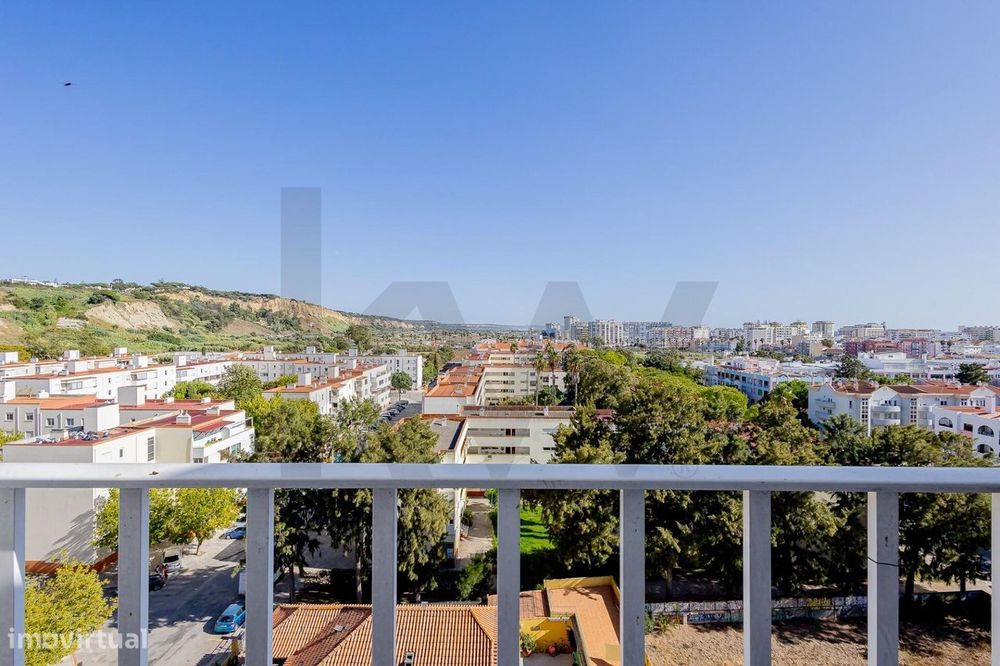Apartamento T2 com Terraço e Vista Mar | Santo António da Caparica