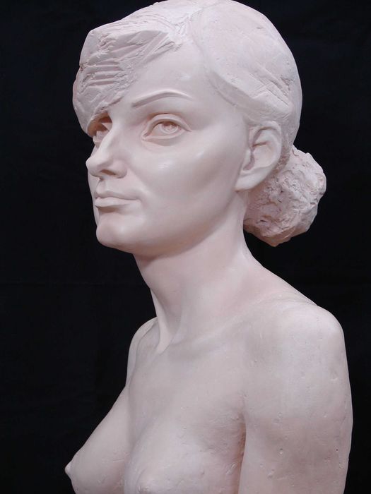 скульптура в камені, бронзі, гіпсі.