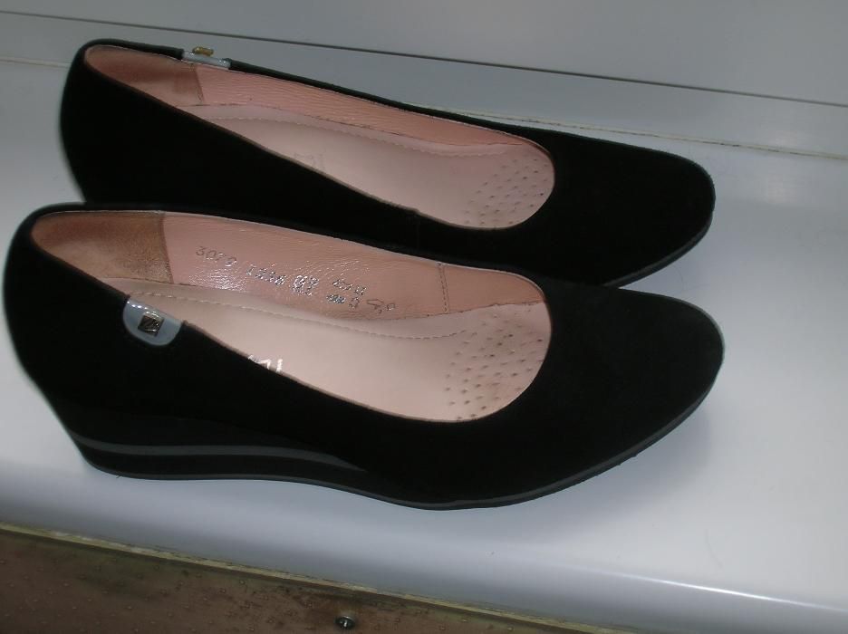 Buty damskie zamszowe