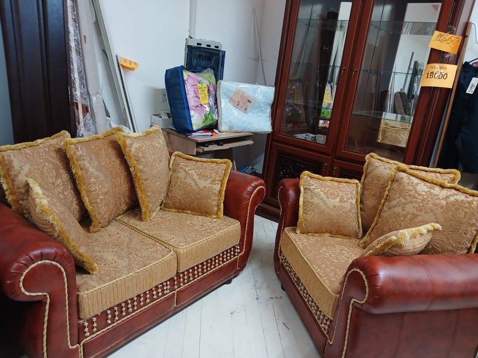 Продаж комеоуійноі герухомості  44 м2  , 150 та 300 м2