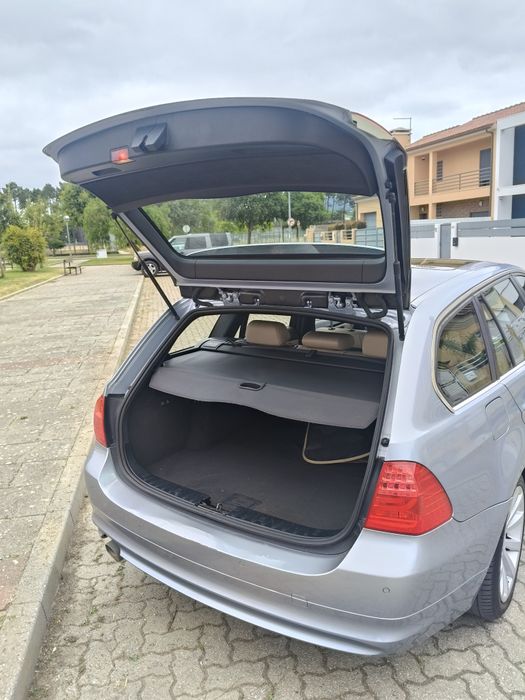 BMW 320d Touring Auto Nacional • 123 mil km • Panorâmico • Pele