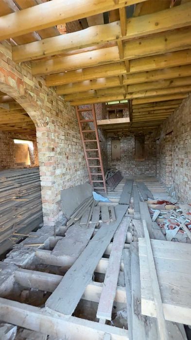 Продається будинок в с-щі.Делятин (площа 147 м.кв., земля 13 соток)