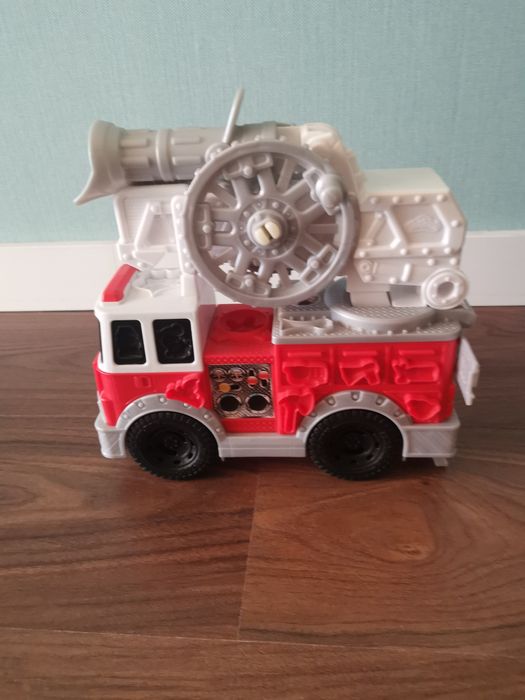 Play-Doh Plasticina Wheels Camião de Bombeiros