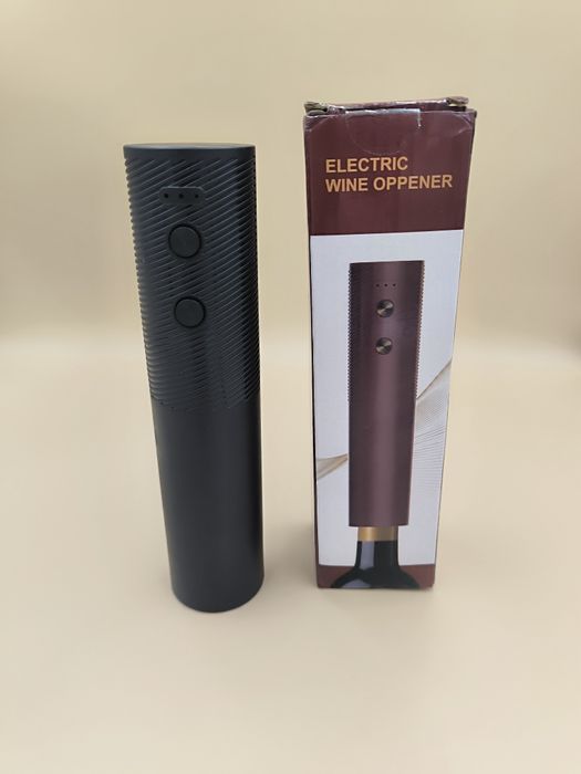 Elektryczny korkociąg otwieracz do wina USB bezprzewodowy.