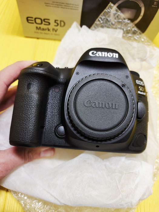Фотоаппарат Canon EOS 5D Mark IV WG Body Новый