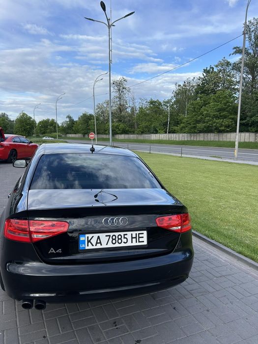 Audi A4 b8 2013  2.0 бензин ,
