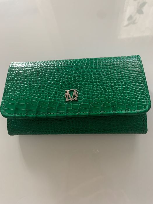 Nowy portfel damski skórzany lakierowany kolor zielony