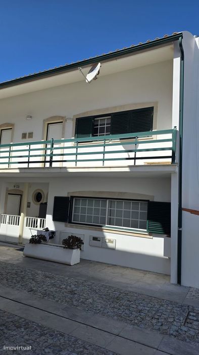 T1 -  no r/c, mobilado e equipado, c/ vista mar em Paredes da Vitória.