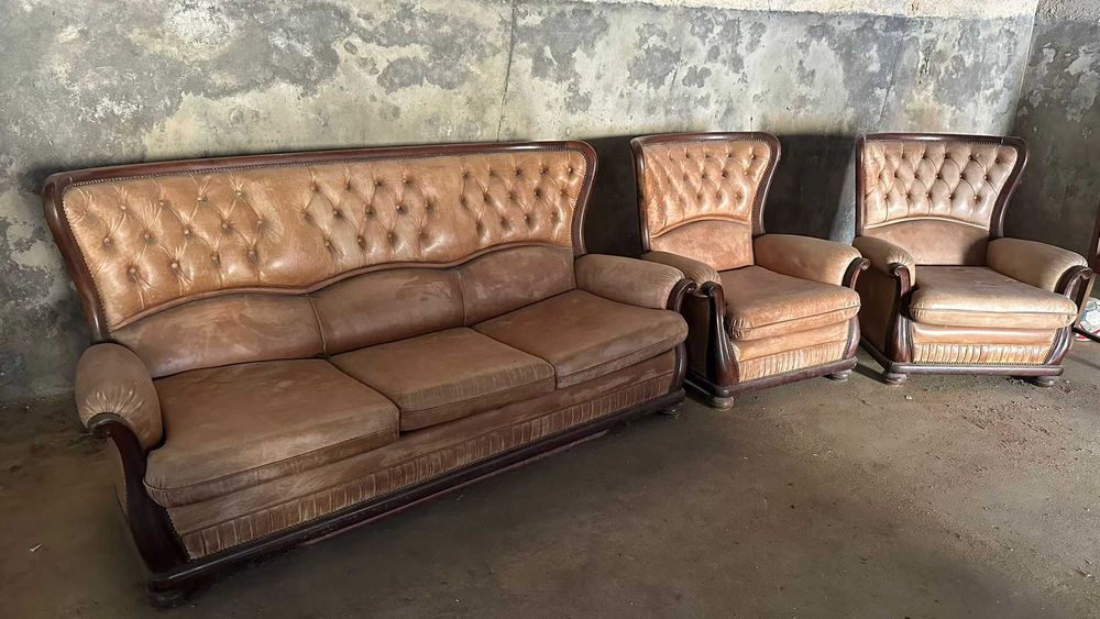 Vendo 3 sofas antigos