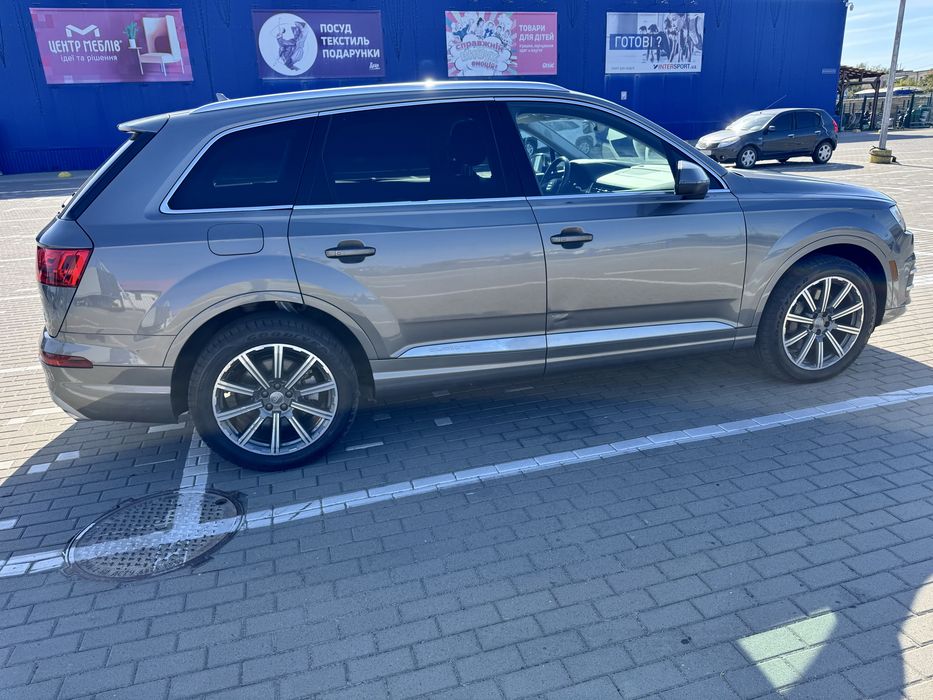 Ауді Q7.  2015 р