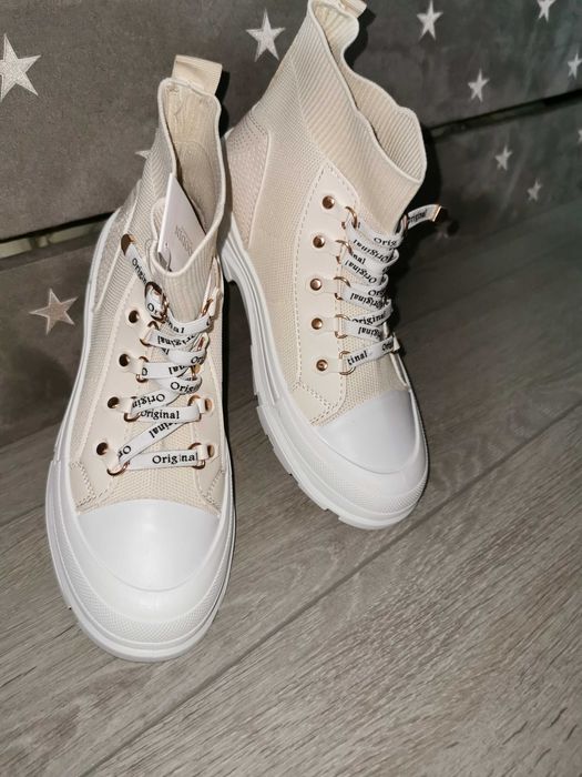 Buty trampki trapery rozm. 39 beżowe